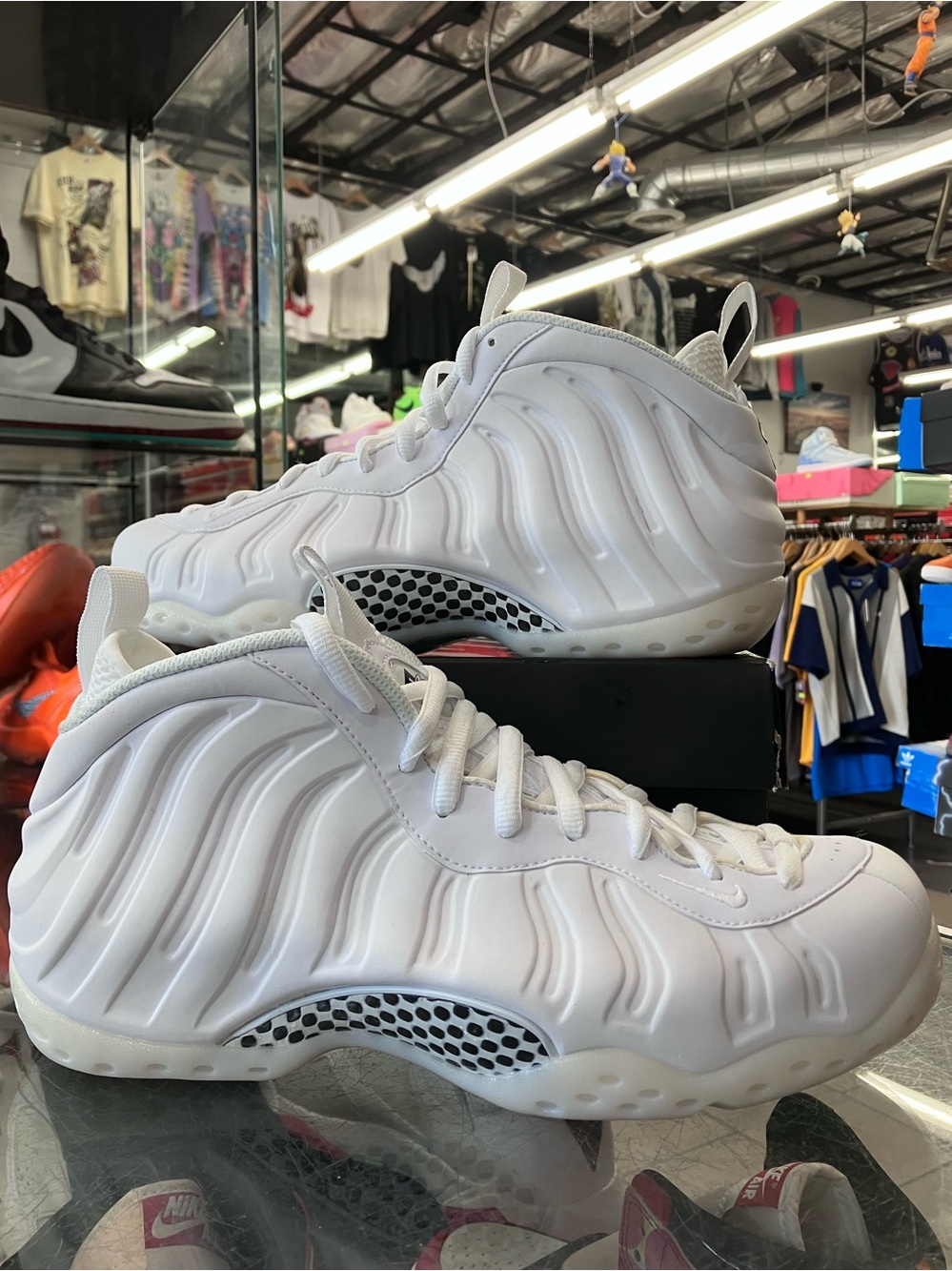 Nike Air Foamposite One Triple White Size 8.5